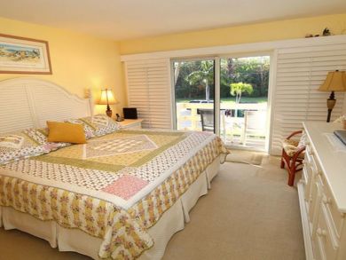 Walk to Beach Two Bedroom Rental Condo in Sanibel