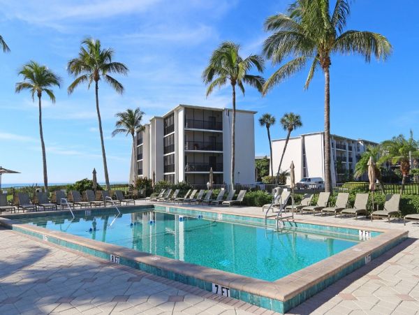 Charming Vacation Condo in Sanibel with Gulf View