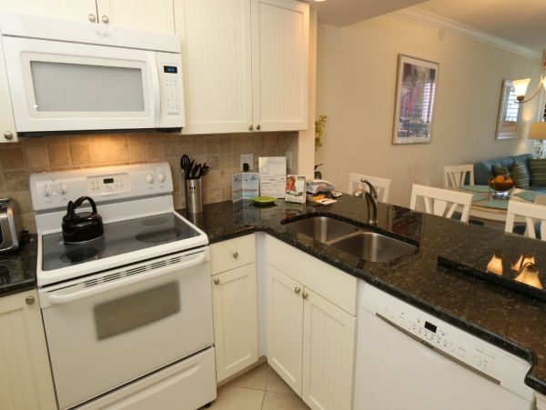 Charming Vacation Condo in Sanibel with Gulf View