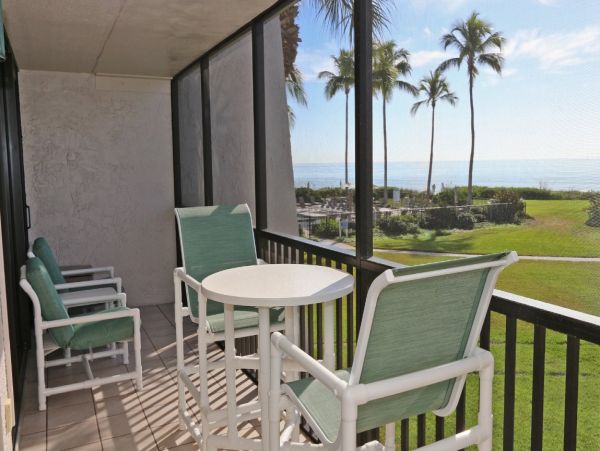 Charming Vacation Condo in Sanibel with Gulf View