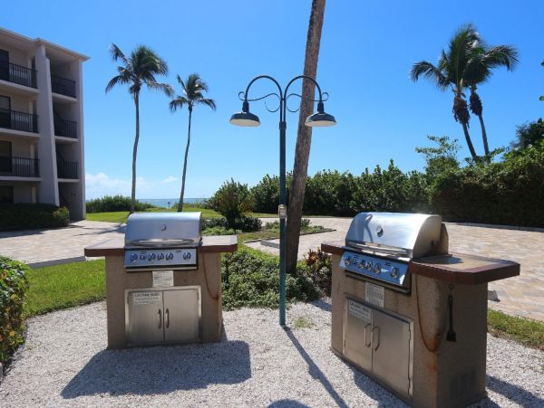 Charming Vacation Condo in Sanibel with Gulf View