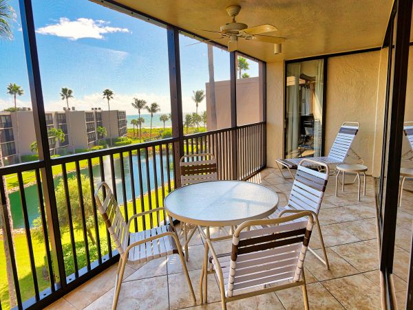 Sanibel Two Bedroom Vacation Condo Sleeps Six Guests