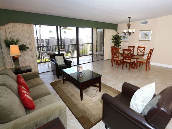 Sanibel Two Bedroom Vacation Condo Sleeps Six Guests
