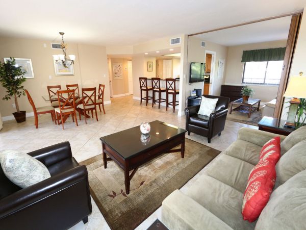 Sanibel Two Bedroom Vacation Condo Sleeps Six Guests