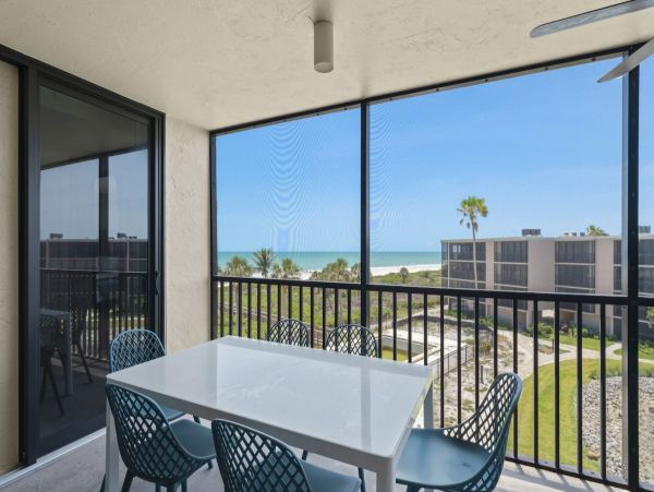 Sanibel Island Vacation Rental Gulf-View Sanibel Condo with 3 Bedrooms