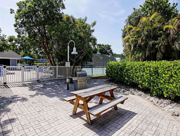 Captiva Vacation Home Sleeps Six Guests.
