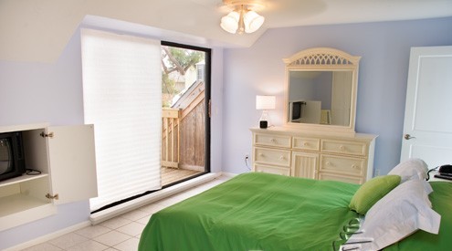 Bedroom with Queen Bed