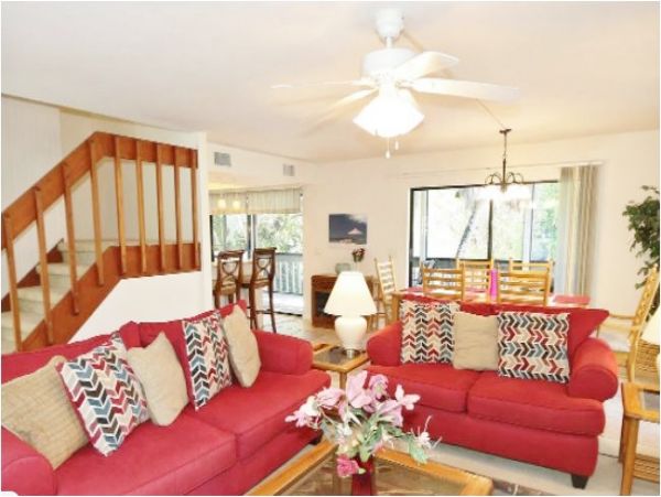 Two Bedroom Captiva Rental with Communal Pool Sleeps Six