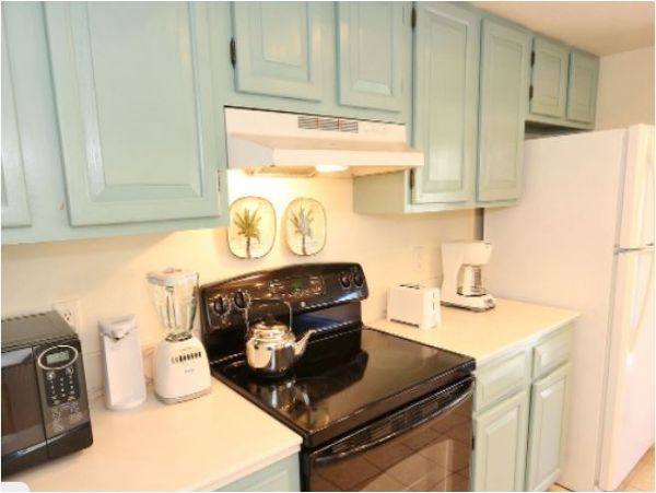 Two Bedroom Captiva Rental with Communal Pool Sleeps Six