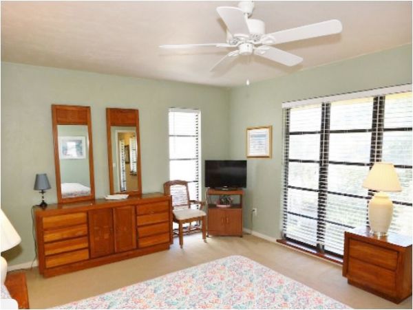 Two Bedroom Captiva Rental with Communal Pool Sleeps Six