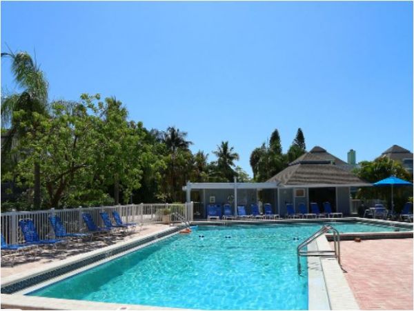 Two Bedroom Captiva Rental with Communal Pool Sleeps Six