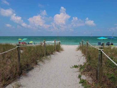 Two Bedroom plus Loft  Captiva Rental with Communal Pool