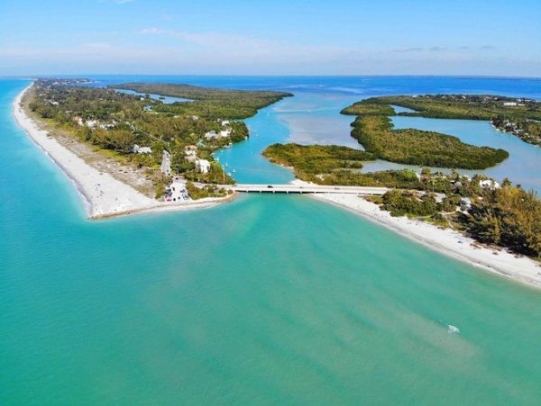 Captiva Lovely Beach Vacation Home Two Bedroom Plus Loft