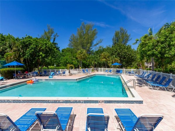 Captiva Lovely Beach Vacation Home Two Bedroom Plus Loft