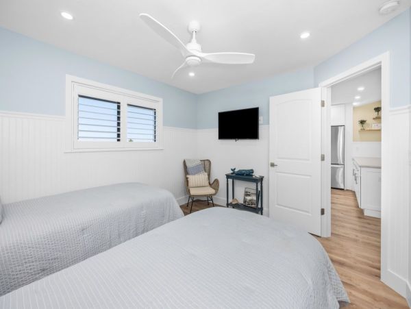 Sanibel Two Bedroom Beachfront Vacation Condo with Pool