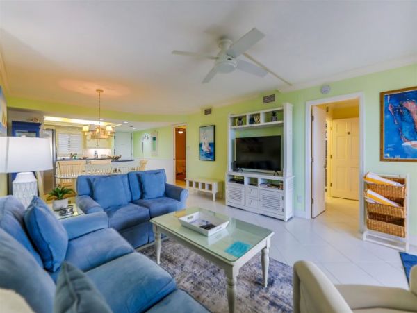 Sanibel Second Floor Corner Unit with Great Gulf Views