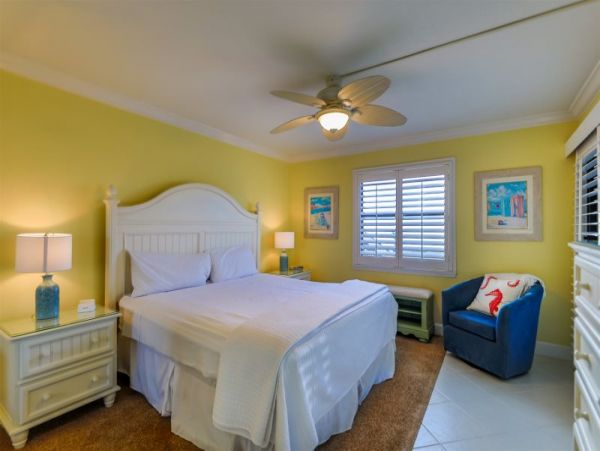 Sanibel Second Floor Corner Unit with Great Gulf Views