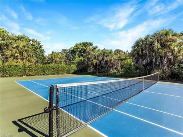Sanibel Second Floor Corner Unit with Great Gulf Views