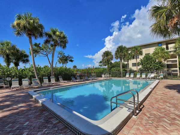 Sanibel Beachfront Condo Views! Views! Views!