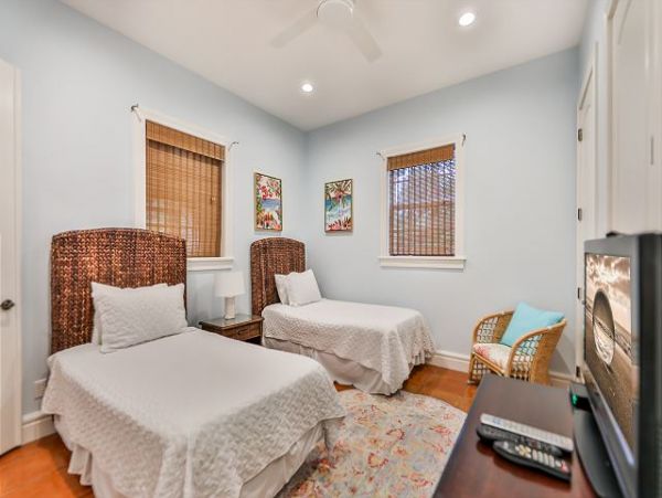 Four Bedroom Captiva Island Vacation Home with Pool - Luxury Mediterranean Retreat