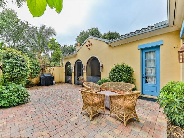 Four Bedroom Captiva Island Vacation Home with Pool - Luxury Mediterranean Retreat