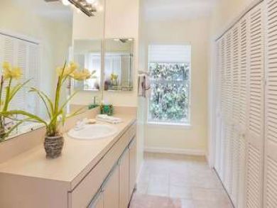 Sanibel Beachfront Vacation Home Stunning Views of The Gulf - additional view, photo 5
