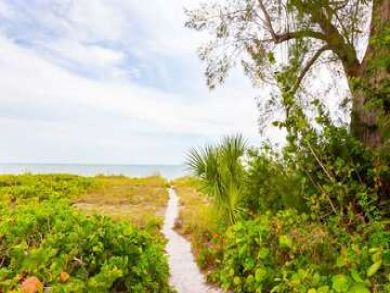 Sanibel Beachfront Vacation Home Stunning Views of The Gulf
