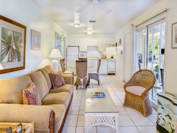 A True Walk Out to Sand Stunning Beach Cottage
