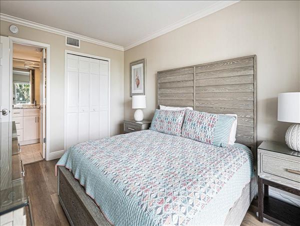 Sanibel Vacation Condo 2 Bedrooms Plus Den
