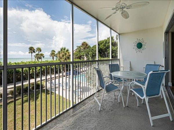 Sanibel Vacation Condo 2 Bedrooms Plus Den