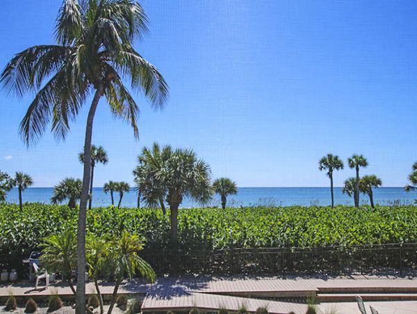 Sanibel Vacation Condo 2 Bedrooms Plus Den