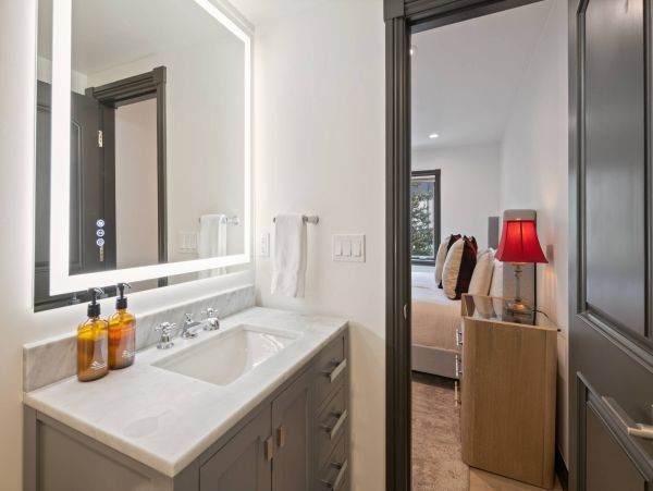 Vail Luxury Vacation Rental Condo - Colorado Ski Resort Condo Rental