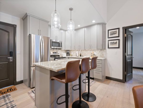 Vail Luxury Vacation Rental Condo - Colorado Ski Resort Condo Rental