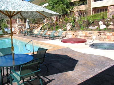 Shared pool & two hot tubs Shared pool & two hot tubs