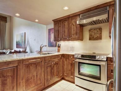 Vail Luxury Three Bedroom Condo with Communal Pool