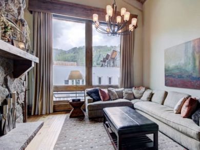 Vail Luxury Three Bedroom Condo with Communal Pool
