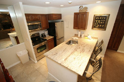 Kitchen with breakfast bar