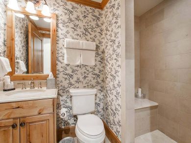 Luxury Vail Rental with Private Hot Tub and Four Bedrooms
