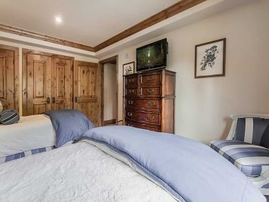 Luxury Vail Rental with Private Hot Tub and Four Bedrooms