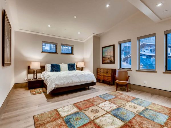Vail 5 Bedroom Condo Close to Dining, Shopping and Ski Lift