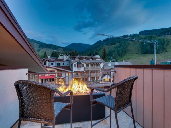 Vail 5 Bedroom Condo Close to Dining, Shopping and Ski Lift