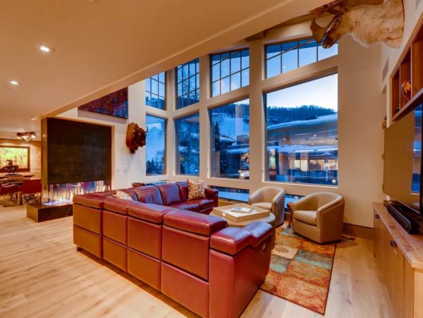 Vail 5 Bedroom Condo Close to Dining, Shopping and Ski Lift