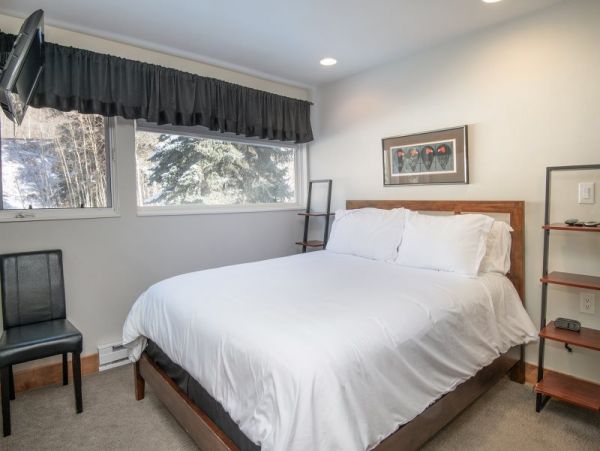 Vail & Lionshead Vacation Rental 4 Bedrooms Plus Loft