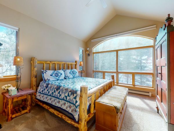 Rent this Four Bedroom Ski Rental Vail Colorado 3100 Sq ft
