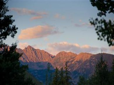 Vail accommodation with views of Gore Range