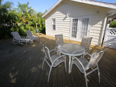 Siesta Key Charming Two Bedroom Value Rental