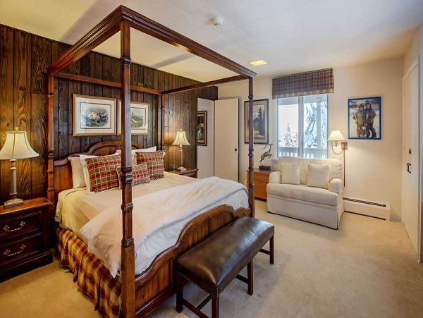Ski Lionshead and Relax in this 4 Bedroom Home with Pool