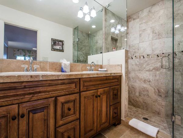 Ski Lionshead and Relax in this 4 Bedroom Home with Pool