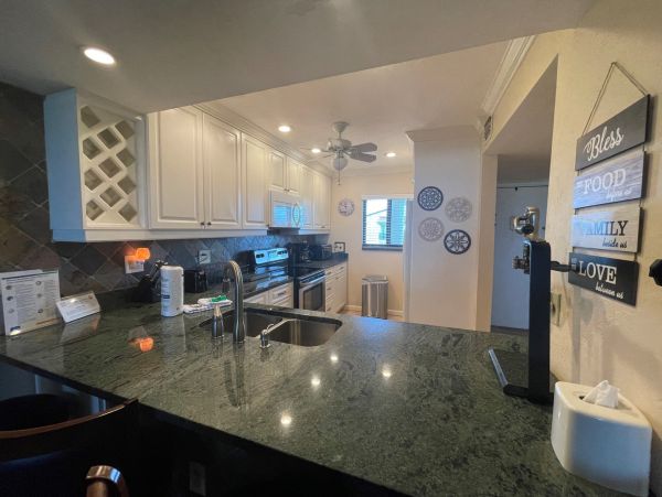 Siesta Key Beach Vacation Condo with Great Views & Pool