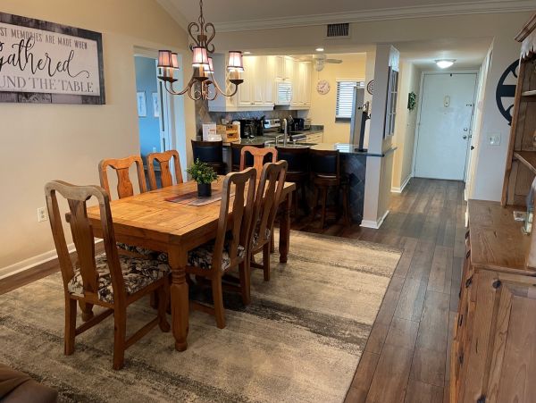 Siesta Key Beach Vacation Condo with Great Views & Pool